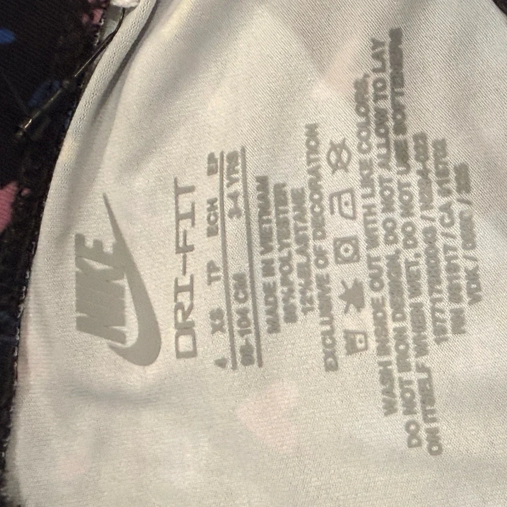 NWT- Nike Girls' Toddler Essentials All-Over Print Femme Sweatshirt/Leggings 4 - Picture 10 of 10